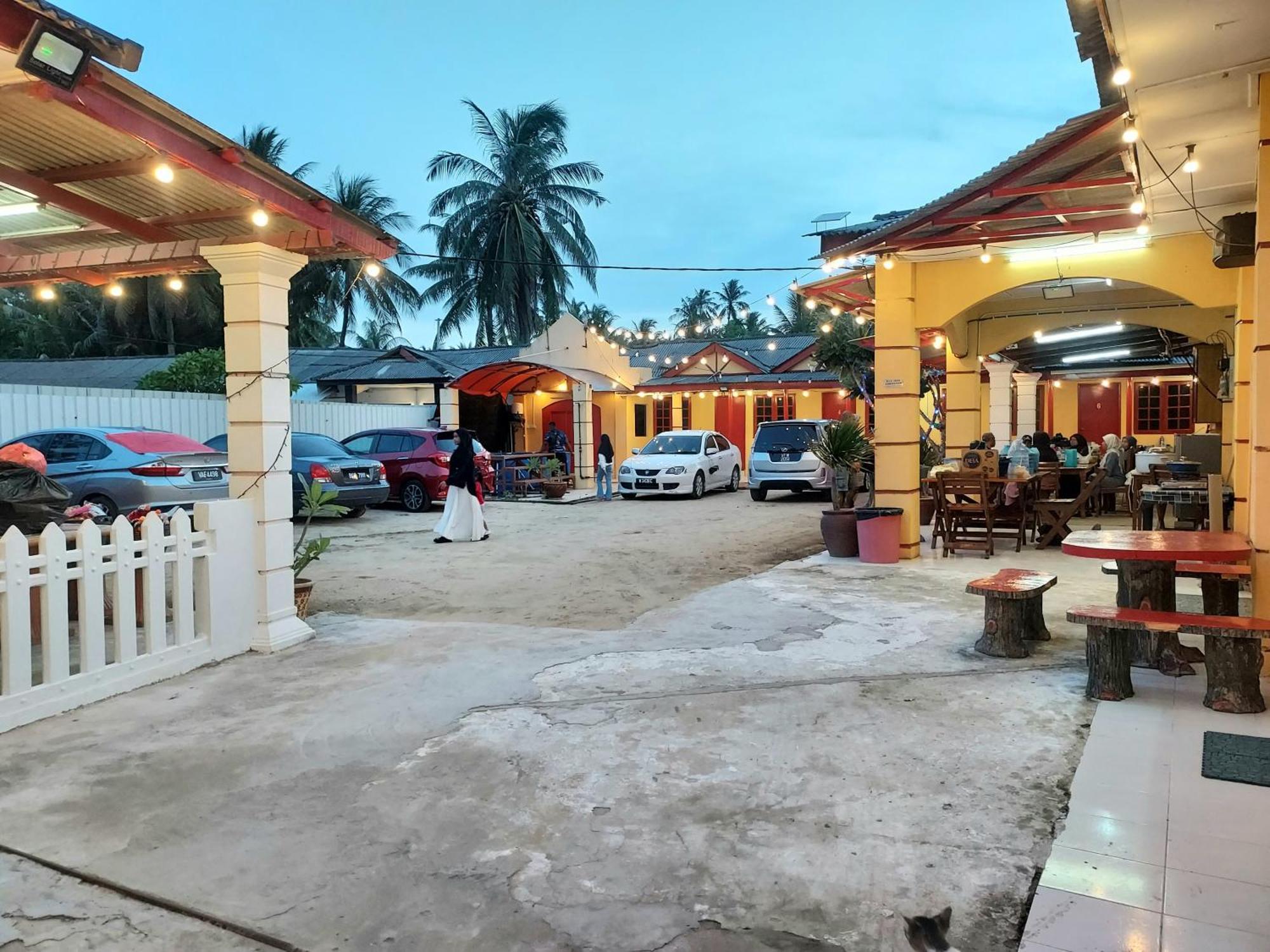 Irama Resort Amir Yjs , Pantai Irama Бачок Экстерьер фото