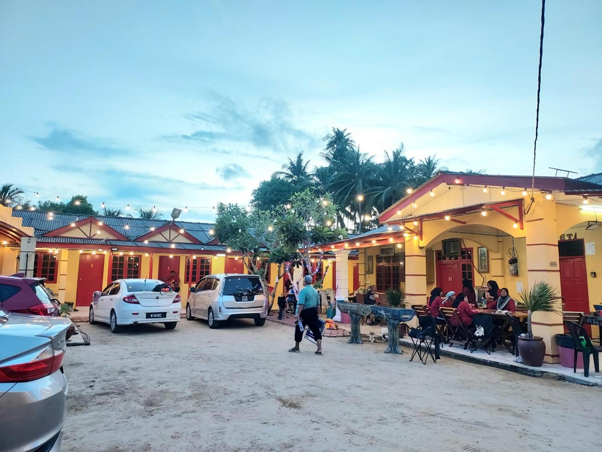 Irama Resort Amir Yjs , Pantai Irama Бачок Экстерьер фото